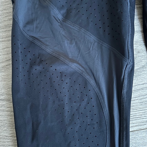 Womens LuLu Lemon Black Athletic Pants - Picture 2 of 5